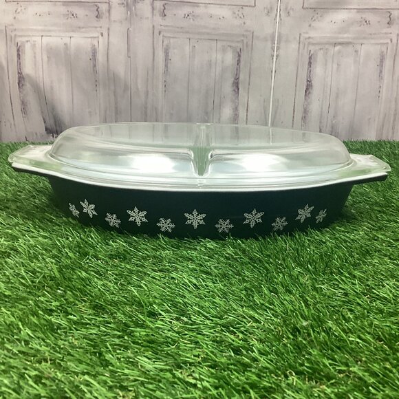 Vintage Pyrex Black Snowflake Oval Divided Serving Dish w/ Lid 1½ Qt. - Picture 1 of 16